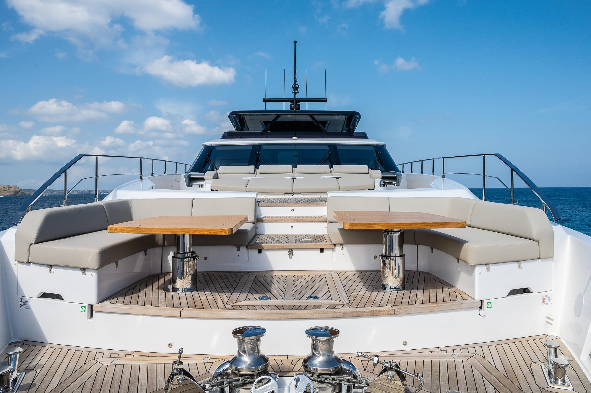 2025 FERRETTI YACHTS 1000 